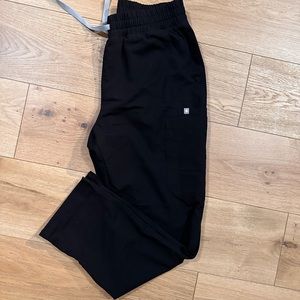 Women’s black yola skinny scrub pants FIGS
